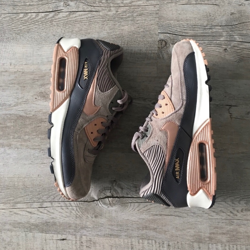 Nike Air Max size 9.5 rose gold and gray suede